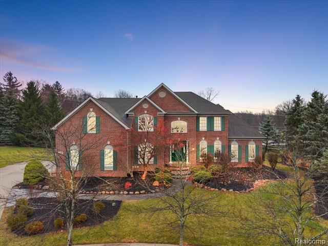 front view picture of 26566 Anchorage Ct, Novi, MI. 48374