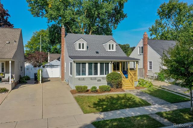 front view picture of 1002 S Wilson Ave, Royal Oak, MI. 48067
