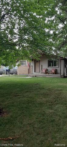 front view picture of 855 Parkwoods  Avenue, Ypsilanti, MI. 48198