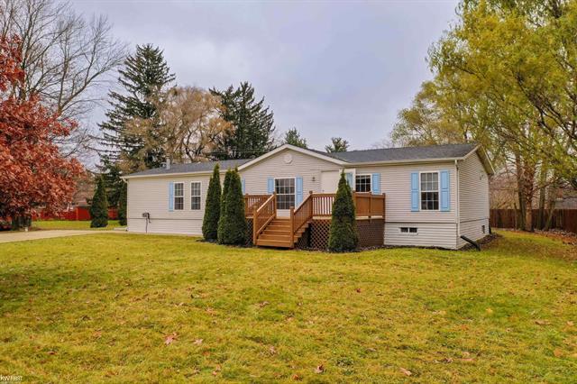 front view picture of 634 N Blacks Corners Road, Imlay City, MI. 48444