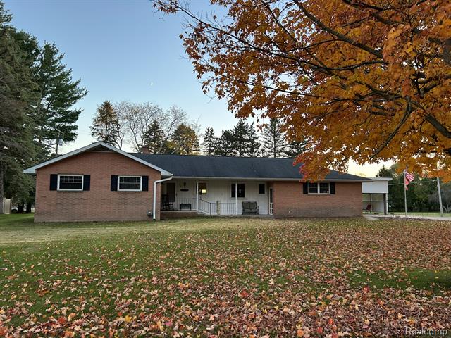 front view picture of 921 Saginaw Street, Vassar, MI. 48768
