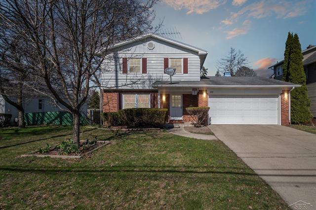 front view picture of 2708 Court St, Saginaw, MI. 48602