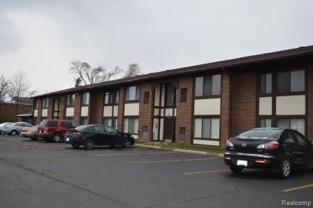front view picture of 4925 E 10 Mile Road, Warren, MI. 48091