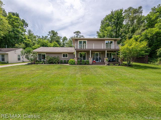 front view picture of 14049 Edgewater Drive, Gregory, MI. 48137