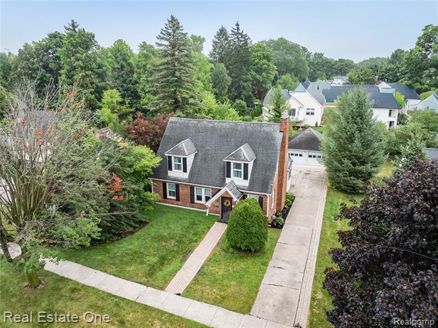 front view picture of 609 N Michigan Avenue, Howell, MI. 48843