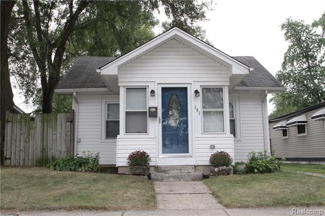 front view picture of 101 E Hudson Ave, Madison Heights, MI. 48071