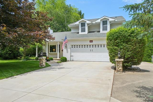 front view picture of 221 Burt, Tecumseh, MI. 49286