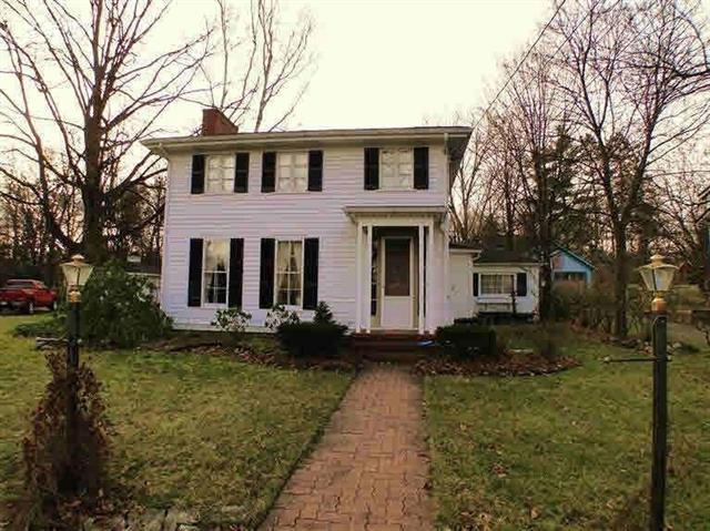 front view picture of 202 E South Holly, Fenton, MI. 48430