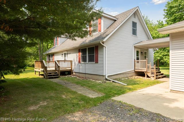 front view picture of 4837 E Clyde Rd, Howell, MI. 48855