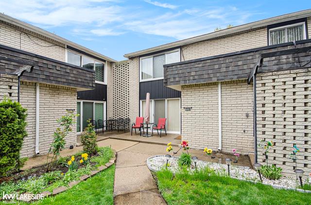 front view picture of 8208 Karam - Unit 3, Warren, MI. 48093