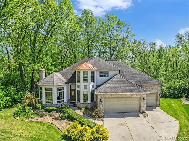 front view picture of 1506 Golfside Court, Flushing, MI. 48433