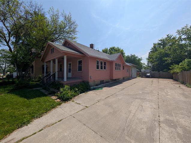 front view picture of 1712 S Hamilton, Saginaw, MI. 48602