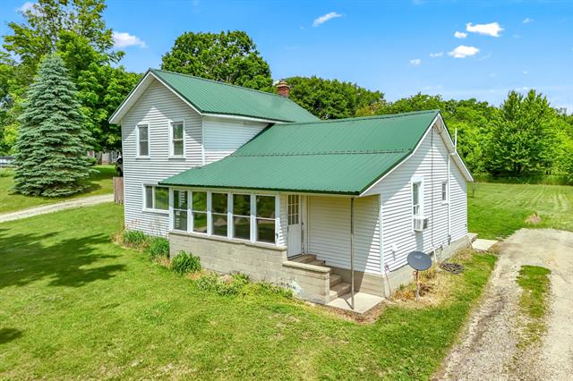 front view picture of 2160 Lilac Rd, Hillsdale, MI. 49242
