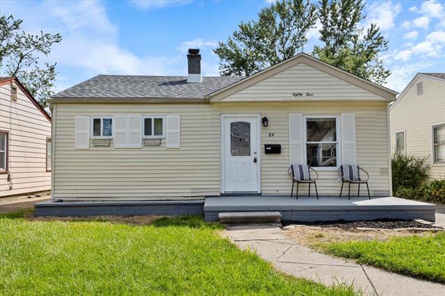 front view picture of 84 E Kalama Ave, Madison Heights, MI. 48071