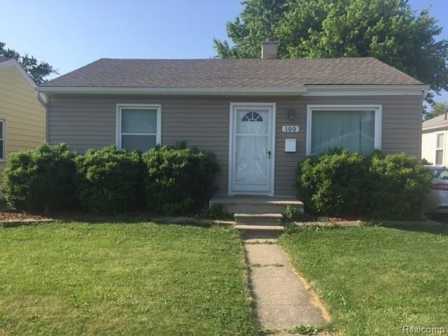 front view picture of 100 E Kalama Ave, Madison Heights, MI. 48071