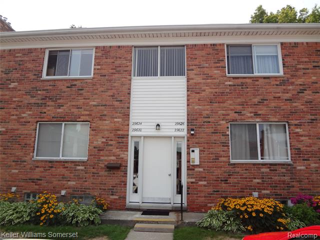 front view picture of 29626 Hoover Rd, Warren, MI. 48093