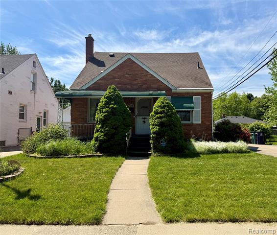 front view picture of 1714 Harwood Ave, Royal Oak, MI. 48067