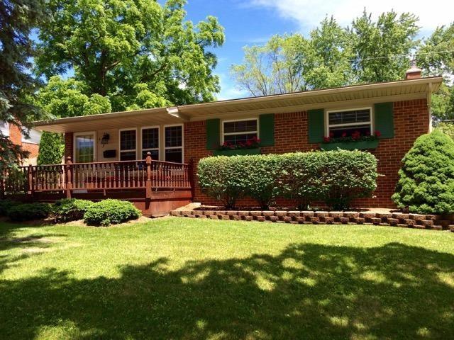 front view picture of 573 Crestwood Circle, Saline, MI. 48176
