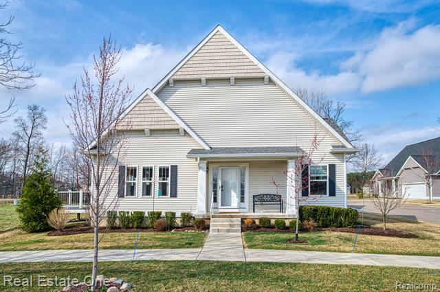 front view picture of 314 Dorchester Dr, Howell, MI. 48855