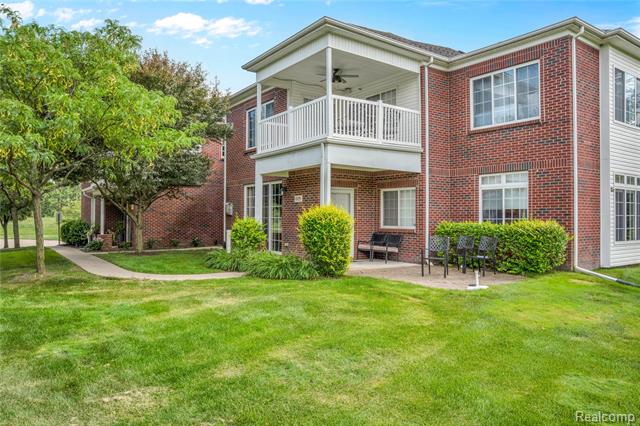 front view picture of 6933 Boulder Pointe Drive, Washington, MI. 48094