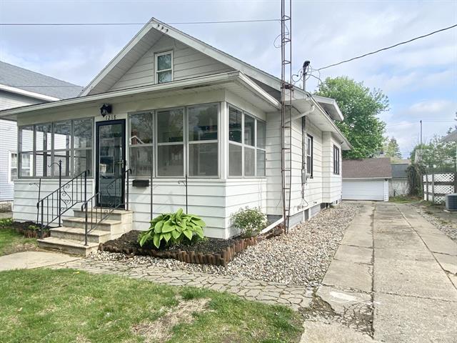 front view picture of 1218 Burr, Jackson, MI. 49201