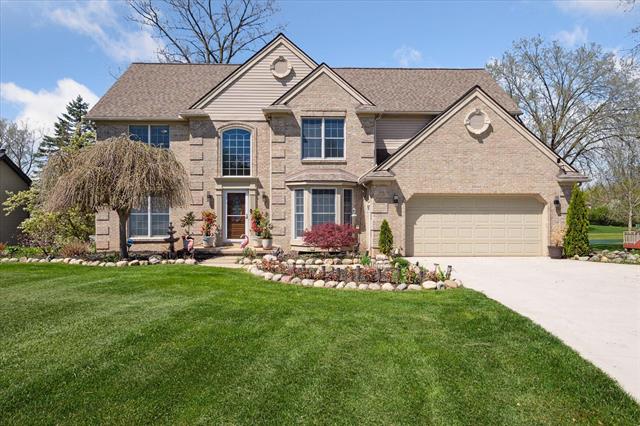 front view picture of 5644 Lohr Lake Drive, Ann Arbor, MI. 48108