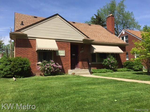 front view picture of 10054 Lincoln Dr, Huntington Woods, MI. 48070