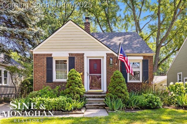 front view picture of 823 Mclean Ave, Royal Oak, MI. 48067