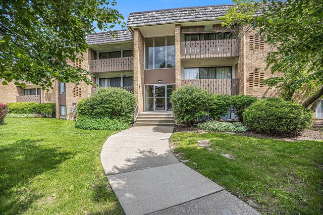 front view picture of 2106 Pauline Boulevard, Ann Arbor, MI. 48103