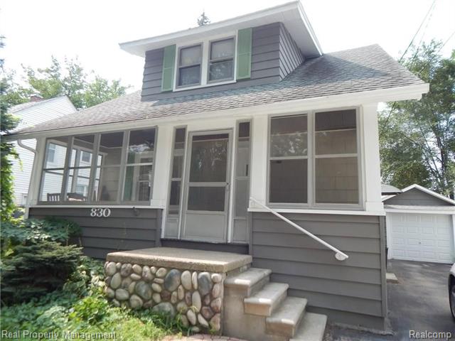 front view picture of 830 Knowles St, Royal Oak, MI. 48067