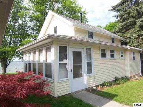 front view picture of 9420 W Ferndale, Manitou Beach, MI. 49253