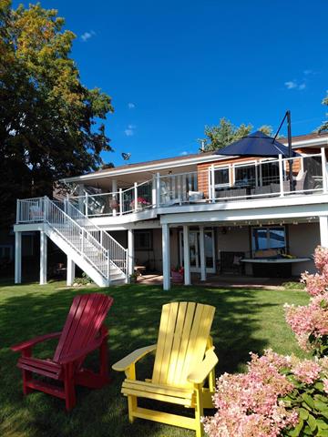 front view picture of 325 Nottingham Dr, Brooklyn, MI. 49230