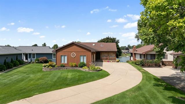 front view picture of 205 Bedford Dr, Brooklyn, MI. 49230