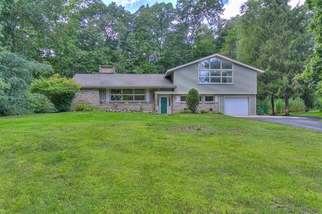 front view picture of 2780 Brookside Blvd, Jackson, MI. 49203