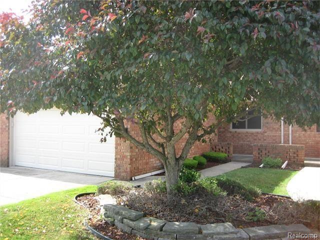 front view picture of 30049 Lorraine Avenue, Warren, MI. 48093