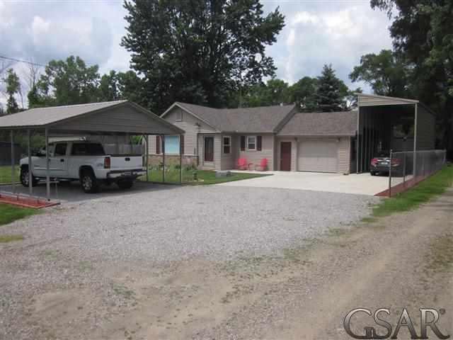 front view picture of 9801 E Newburg Rd., Durand, MI. 48429