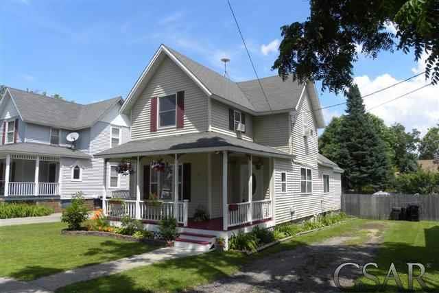front view picture of 414 N Dewey, Owosso, MI. 48867