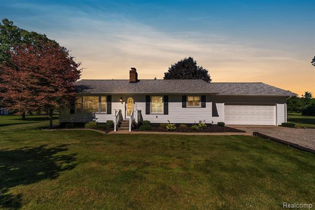 front view picture of 368 Earle Drive, Carleton, MI. 48117