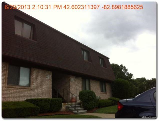 front view picture of 25480 Quarter Deck, Harrison Township, MI. 48045