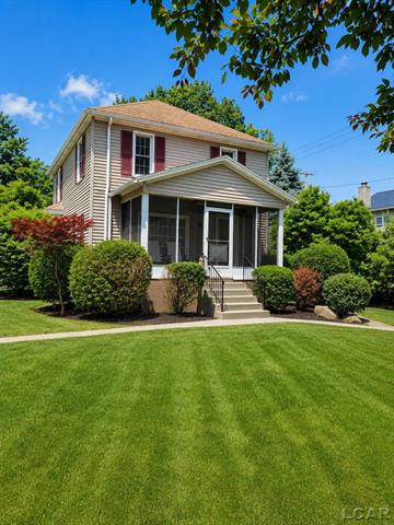 front view picture of 176 S Scott St, Adrian, MI. 49221