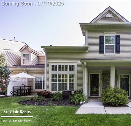 front view picture of 25882 Maritime Circle South, Harrison Township, MI. 48045