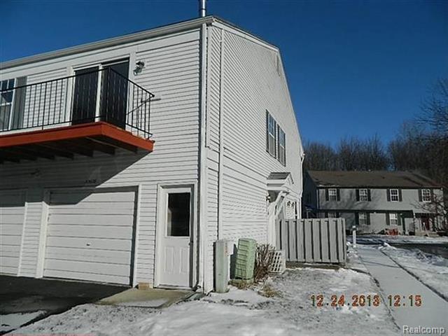 front view picture of 33628 Bayview, New Baltimore, MI. 48047