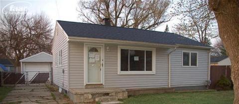 front view picture of 1315 Huron St, Flint, MI. 48507