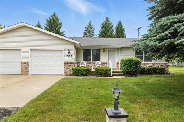 front view picture of 5798 Main St. #2, Lexington, MI. 48450