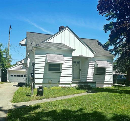 front view picture of 8 Southlawn, Saginaw, MI. 48602