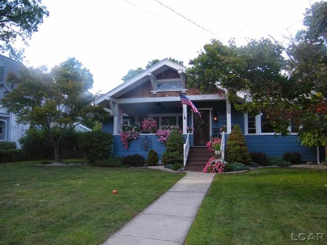 front view picture of 950 College Ave, Adrian, MI. 49221