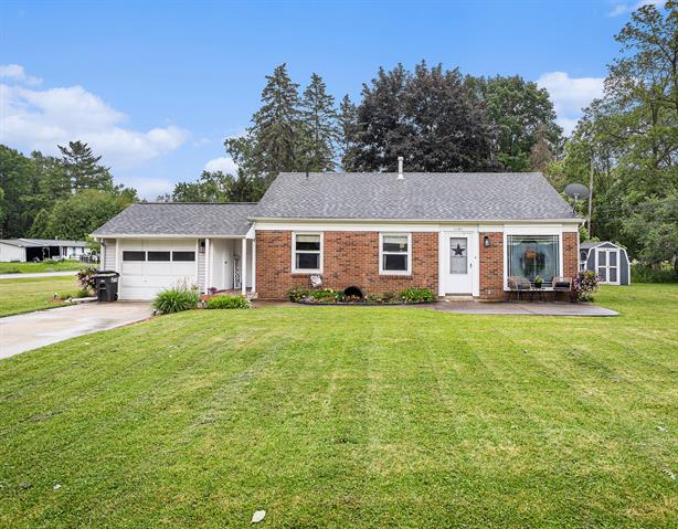 front view picture of 1101 Westwood Blvd, Jackson, MI. 49203