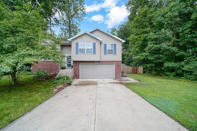 front view picture of 5230 Grand River Circle, Jackson, MI. 49201