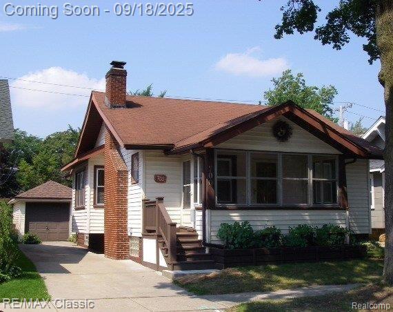 front view picture of 700 S Pleasant St, Royal Oak, MI. 48067