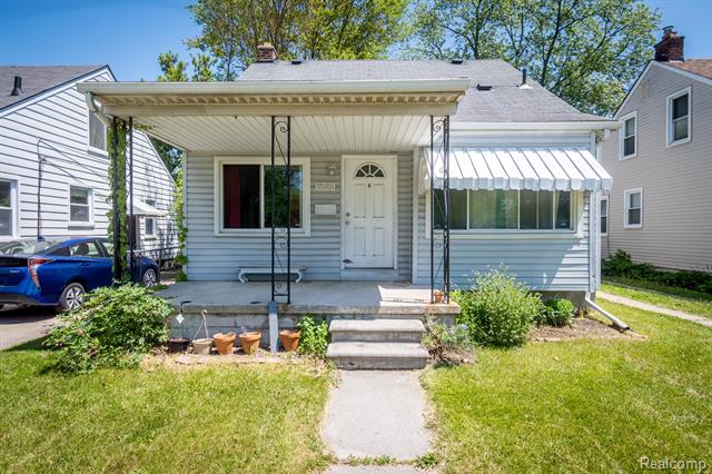 front view picture of 701 S Campbell Rd, Royal Oak, MI. 48067